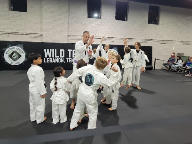 Beginner-friendly jiu jitsu class for kids and adults of varying experience level